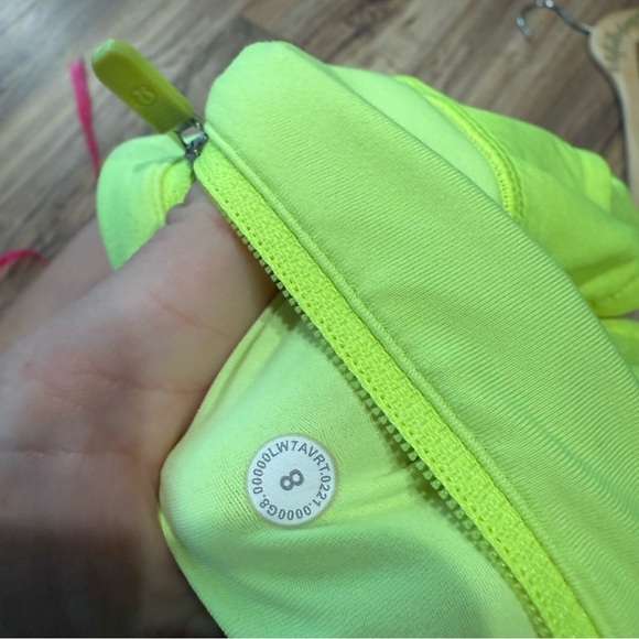 Lululemon Speed Up Mid-Rise Short 4"
Highlight Yellow - Picture 6 of 9